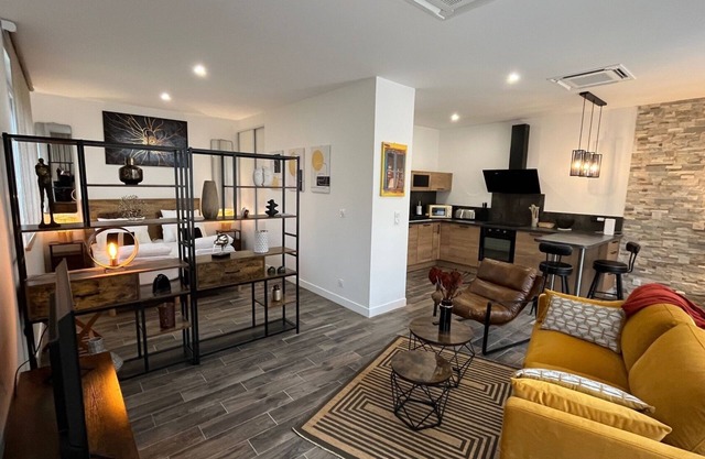 3* studio apartment - Ground floor of an atypical outbuilding
