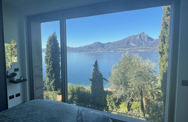 3 Zimmer Apartment am Gardasee mit traumhaften Seeblick und Pool in Torri