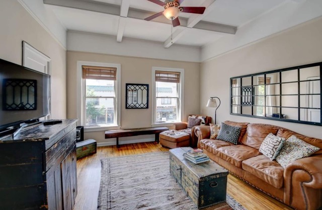 30-Day Rental - Historic flat w/great location & vintage features - Montana on Main Street!
