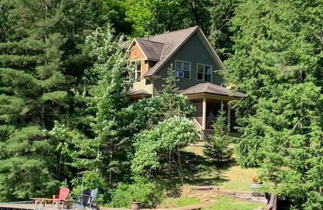 30 Island Lakehouse