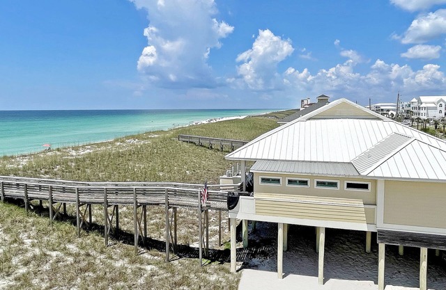 30% OFF! Gulf Front Home right on the sugar white sands of Navarre Beach