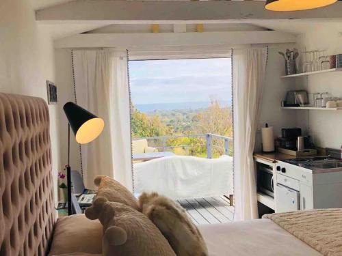 30 PCT OFF! Malibu Charming Suite, Ocean View, King Bed