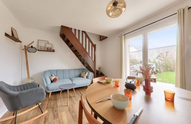 300 m from the beach - House for 4 with garden