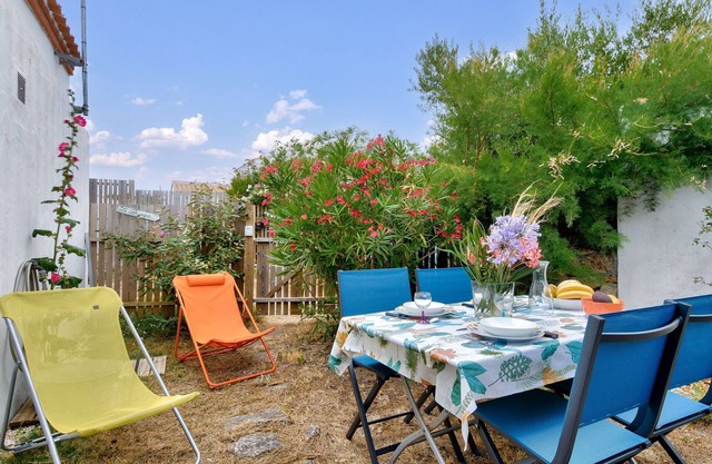 300m from the beach - house with garden for 3