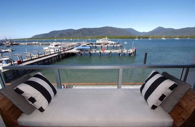 301 Harbour View - Cairns City marina views