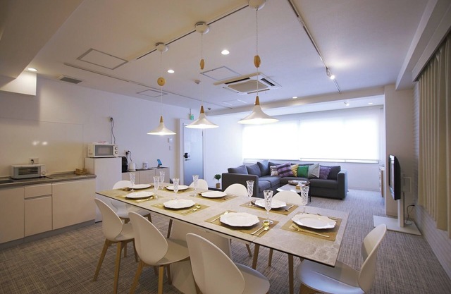 301 Osakas largest private room 120 square met/Osaka Ōsaka