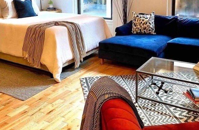 #304 · Chic Studio near Yale - Spacious & Stylish