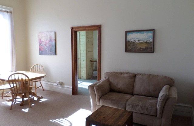 34 miles from Wolf Creek Downtown One Bedroom Apartment