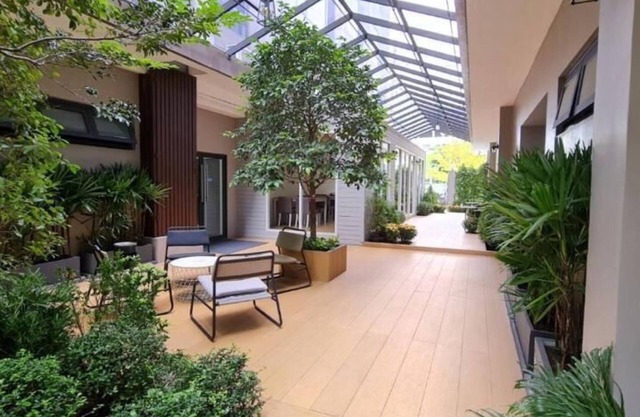 35 Bow Hotel