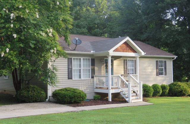 3B/2B All-Inclusive Monthly Rental in Historic Norcross w/Parking, W/D