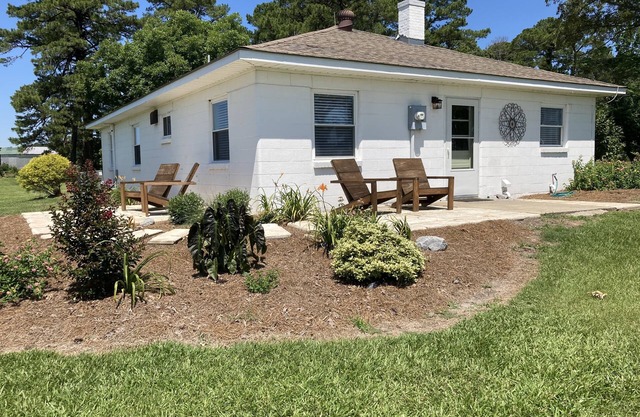 3bd, 1ba across from Pocosin Lakes Wildlife Refuge