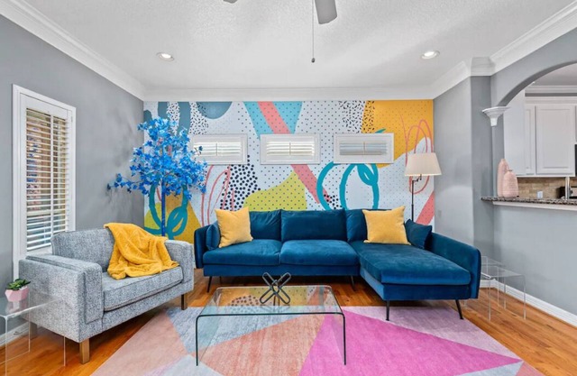 3BD/2 Floor - Centrally Located Near Memorial, Washington Ave, and Buffalo Bayou