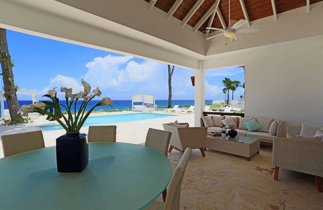3BD beachfront guest-friendly villa with private pool, golf cart, gym, waterpark