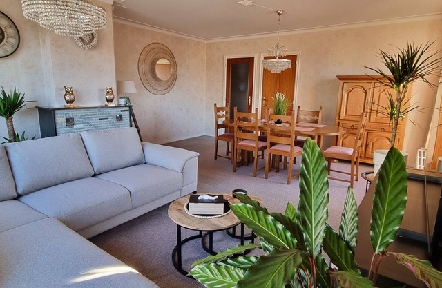 3BEDROOM APART WITH PARKING