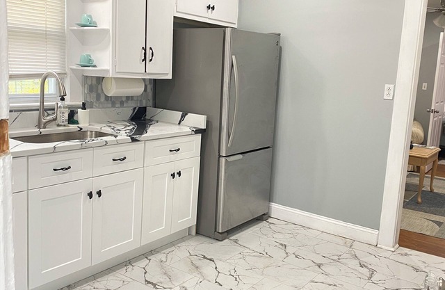 3bedroom apartment in Teaneck with AC, WiFi, 12 miles from Times Square NYC.