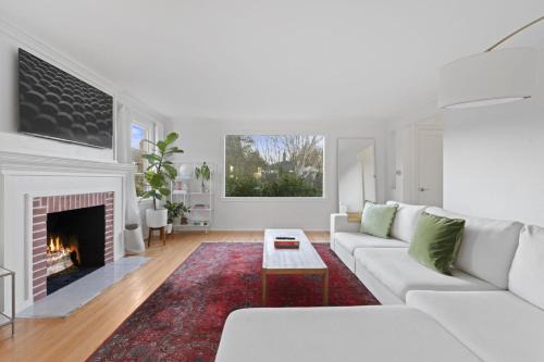 3BR 2BA Ballard Blue, Seattle