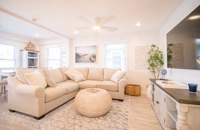 3BR, 2BA Beach Escape - 1.5 Blocks to Sand!
