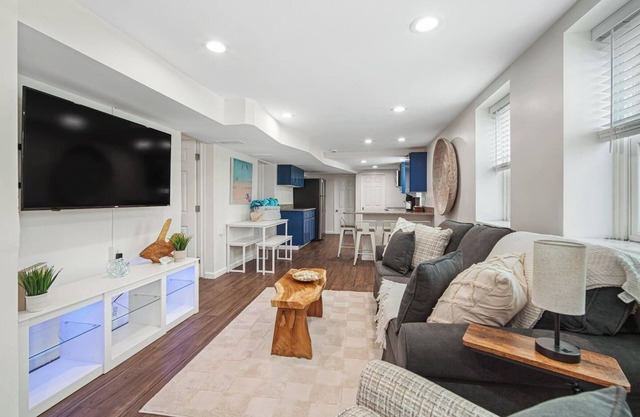 3BR/2BA Unit Just Furnished