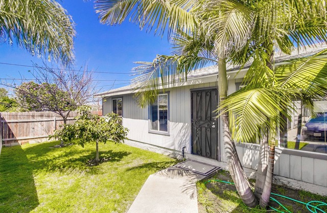 3BR - 2Bth Ranch Home with Gated Yard, Near Beach