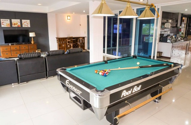 ⋆★3BR Home ★⋆City center ❤ ping pong & pool table - Great Location!