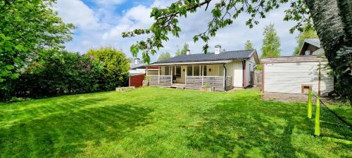 3BR Home Near Lake Vänern - Covered Deck & BBQ