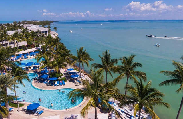 3BR Superior Accommodations w/Ocean Views - Be drawn into island living!