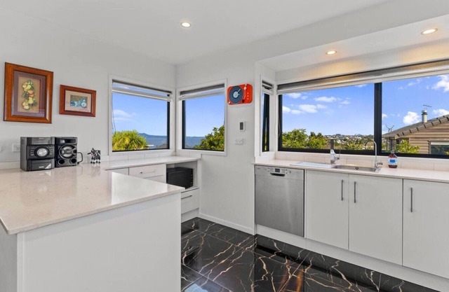 3D Orchard Road, Browns Bay, Auckland 0630