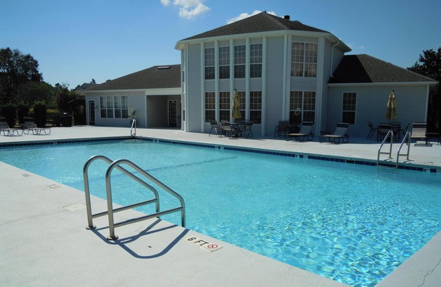 4.5 miles from the Beach, Middle of everything Great Family Place, Private