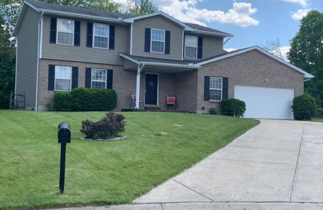 4 Bed 2.5 Bath Sleeps 10- King of Karincrest
