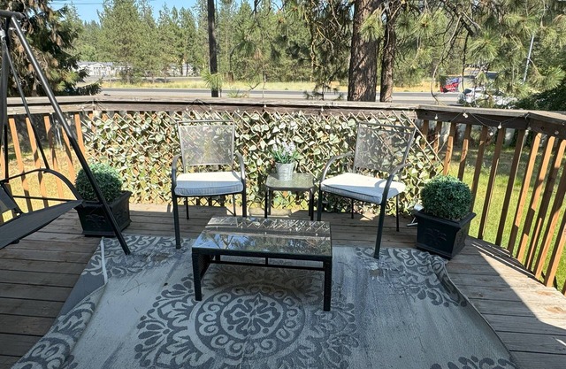 4-bed 2.5 bathroom in North Spokane with fitness room, WiFi, AC