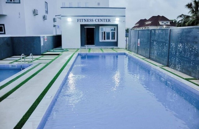 4 Bed-24/7 Electricity/Wi-Fi/Security&Pool. Lekki