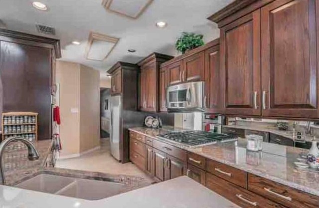 4 bed 3 bath house 20 from DFW Airport