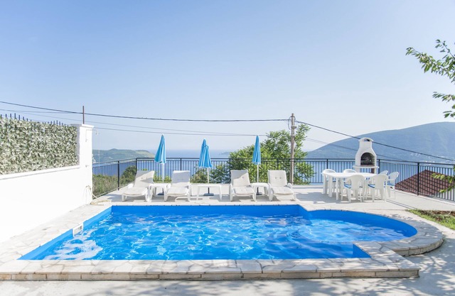 4 Bed Villa with Swimming Pool and Stunning Sea Views