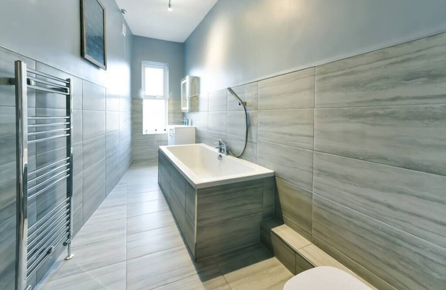 4 Bedroom, 2 bathroom House - Free Parking- Pontefract