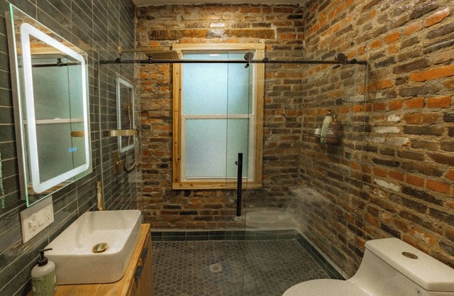 4-bedroom 2-Bathroom Double Apartment Oasis in Ohio City, Big Deck