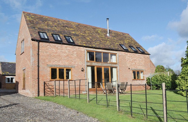 4 bedroom accommodation in Crimscote, near Newbold