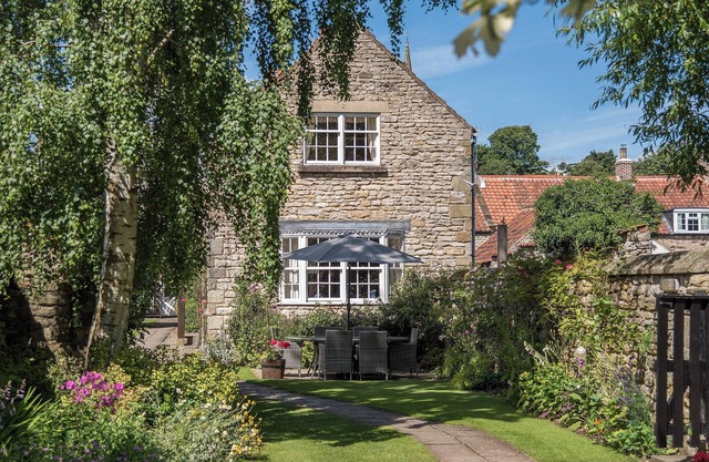 4 bedroom accommodation in Pickering