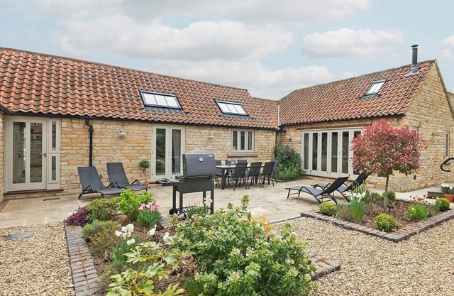 4 bedroom accommodation in Aisby, near Grantham