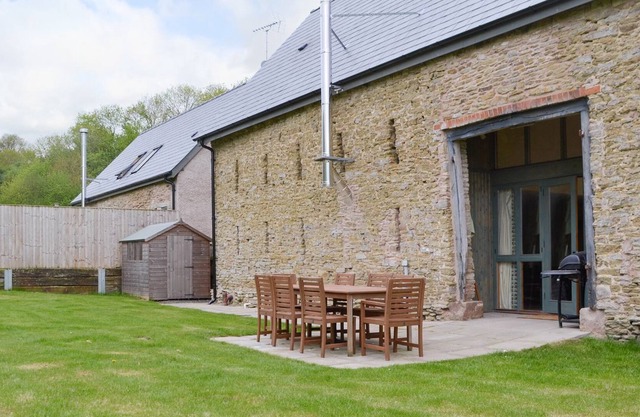 4 bedroom accommodation in Prior’s Frome, near Mordiford