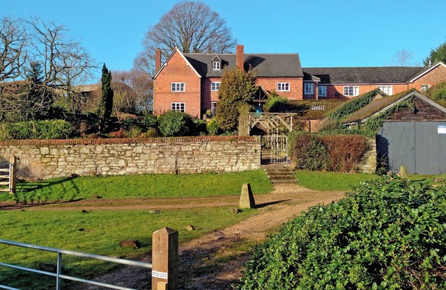 4 bedroom accommodation in Newent