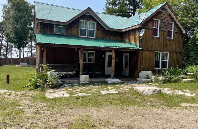 4 bedroom cottage on Manitoulin Island, Ontario!