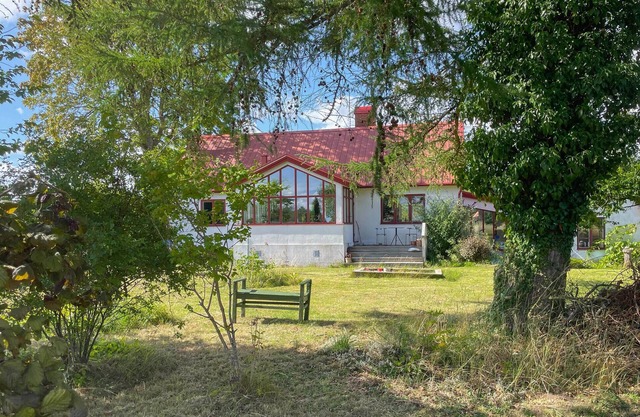 4 bedroom cozy home in Gärsnäs