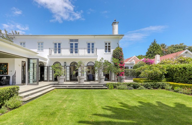 4 Bedroom Family Home in Bishopscourt