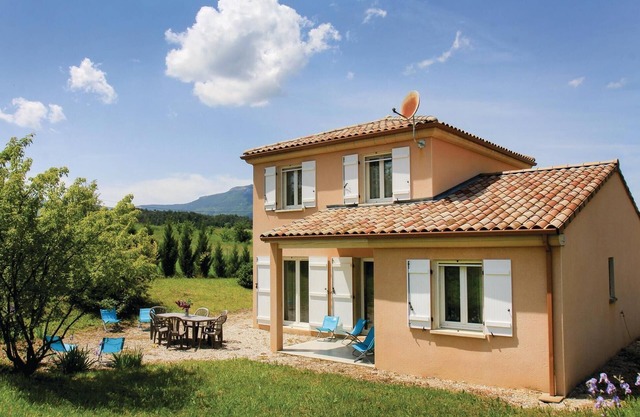 4 bedroom gorgeous home in Saint Roman