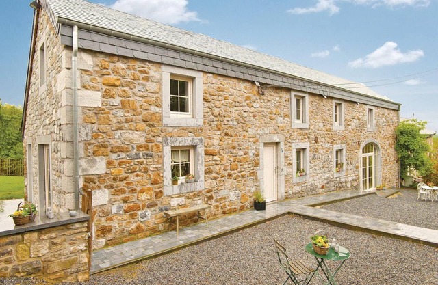 4 bedroom gorgeous home in Wéris
