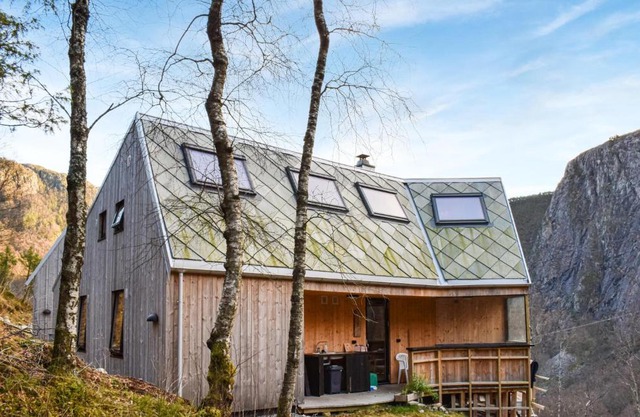 4 Bedroom Gorgeous Home In Erfjord