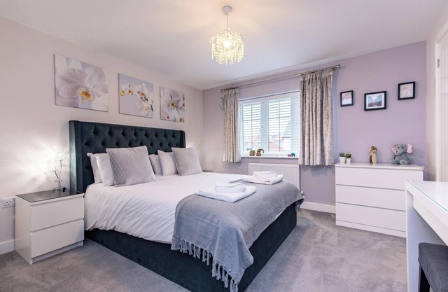 4 Bedroom House Ideal for Families and Corporate Stays in Radcliffe on Trent