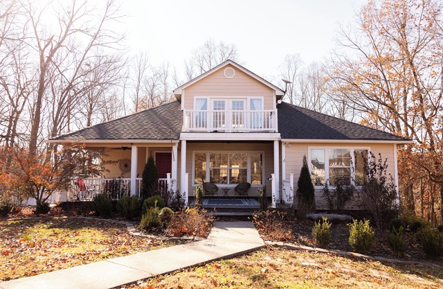 4-Bedroom Home - 2 King Beds, Summer Pool, Pool Table, Air Hockey + More