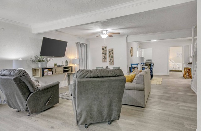 4 bedroom home in Nederland