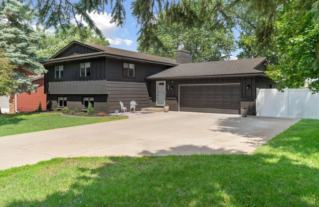 4-bedroom house in marvelous Mounds View with WiFi, AC
